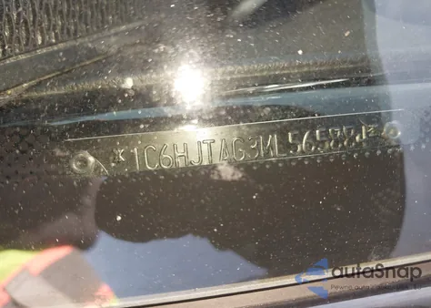 2021 Jeep Gladiator Willys 4X4 z USA, uszkodzony, nr VIN 1C6HJTAG3ML565884